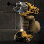 Kit-Chave-De-Impacto-1-2-13mm-20V-Max-Ion-De-Litio-Carregador-Bateria-4Ah-Bolsa-Dewalt-12